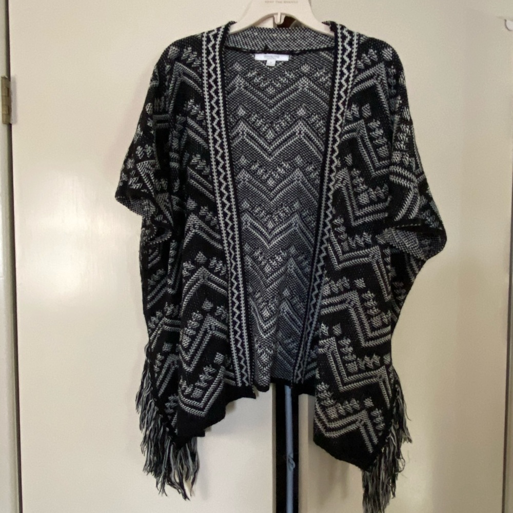 Short sleeve poncho